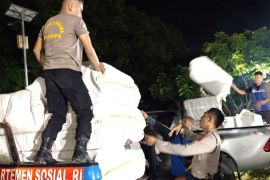 Polda NTT sebut 1.032 warga terdampak rob di Kupang