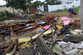 Sedikitnya 30 rumah rusak akibat diterjang angin puting beliung di Bandar Lampung