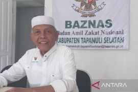 Baznas Tapsel salurkan Rp166 juta ZIS, Bupati ajak ASN tingkatkan kepedulian sosial