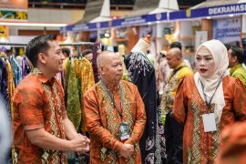 Dekranasda HSS tampilkan produk unggulan khas daerah di Inacraft 2025