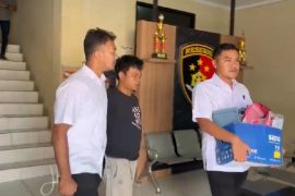 Polisi Tangkap Aparatur Desa di Tasikmalaya Korupsi Rp327 Juta untuk Judi Daring