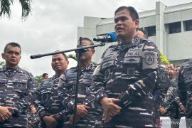 Pembongkaran pagar laut di Tangerang tersisa 8 kilometer