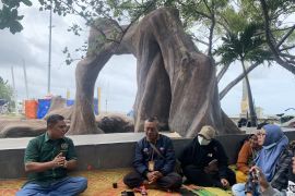 Puluhan PKL tolak penataan pedagang di Ancol