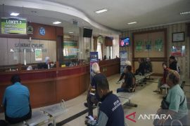 Samsat Pekalongan wajibkan pemilik kendaraan listrik urus legalitas