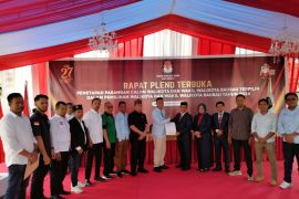 KPU tetapkan pasangan Yusran dan Hamsinah Bolu sebagai pemenang Pilkada Baubau