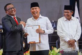 Penetapan Gubernur dan Wakil Gubernur terpilih Sultra Page 1 Small