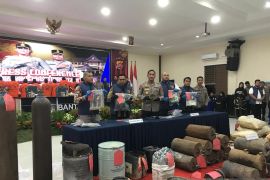 Polda Banten amankan 10 tersangka tambang emas ilegal di Lebak