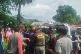 Jenazah Juliani korban banjir dijemput di Dermaga Pasir Besi Bima