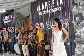 Resmi dibuka, 97 vendor perkawinan tampil di Ikapesta 2025