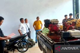 Polairud Gorontalo melimpahkan tersangka ikan ilegal ke Kejari Boalemo