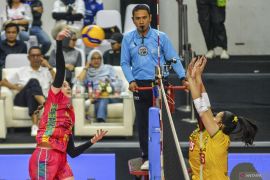 Jakarta Electric PLN selangkah lagi lolos Final Four Proliga