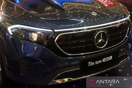 Penjualan Mercedes turun, terpukul dua kali oleh kebijakan tarif Trump