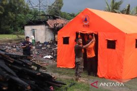 BPBD Bekasi respons cepat kirim personel berikut bantuan warga terdampak kebakaran