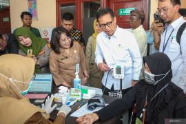 Pelaksanaan program cek kesehatan gratis di Surabaya