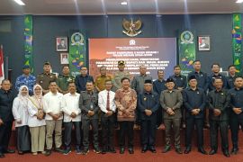 Khairil ajak masyarakat bergandengan tangan bangun Beltim