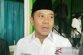 Karawang pastikan akan terus perbaiki jalan rusak