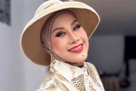 Tak terduga! Elvy Sukaesih masih lincah di panggung di usia 70 tahun, rahasianya bikin kaget