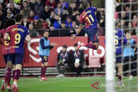 Barcelona pangkas jarak dengan duo Madrid usai kalahkan Sevilla 4-1