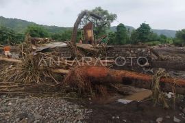 Pasca banjir bandang di Bima Page 2 Small