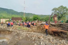 Pasca banjir bandang di Bima Page 3 Small