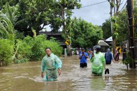 Kantor camat jadi posko penanganan banjir di Lombok Barat