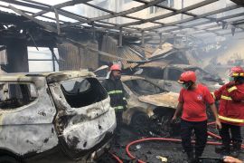 Tiga mobil dan satu rumah terbakar di Ambon