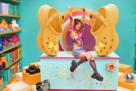 Crocs hadirkan kembali Bae Clog yang ikonik untuk pencinta fesyen