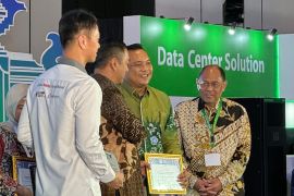 Wali Kota Aditya terima Procurement Award 2025 dari LKPP