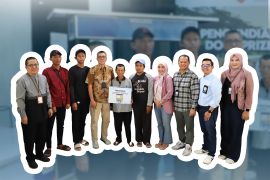 Bank Kalsel bagikan rombong barokah kepada UMKM Banjarmasin
