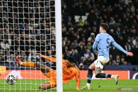 Bek Manchester City John Stones terancam absen lama akibat cedera paha