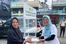 Pegadaian salurkan paket makanan melalui program 'Peduli Mengetuk Pintu Langit'