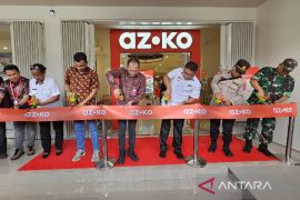 Pj Wali Kota Jayapura minta pengusaha mempekerjakan warga lokal