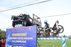 Tingkatkan kesadaran keselamatan, Polres Kulon Progo revitalisasin Monumen Kecelakaan Km 25