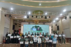 Pemkot Jambi serahkan insentif pegawai syarak senilai Rp2,4 miliar