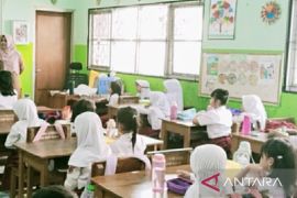 Pemkab Karawang tegaskan larangan pungutan liar