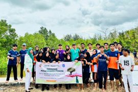 SMAN 1 Kusan Hilir, Batulicin Polytechnic together preserving marine environment