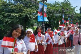 Masyarakat antusias sambut kedatangan Presiden Turki ke Istana Bogor