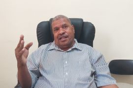 Pemkab Sorong salurkan Bosda Rp1,8 miliar untuk SMA/SMK