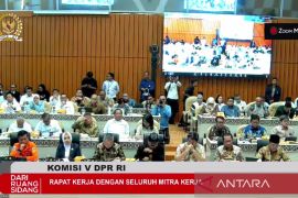 Mentrans pastikan gaji ASN dan honorer aman