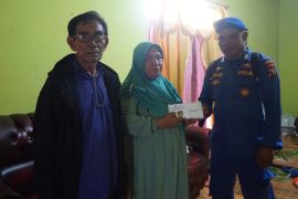 Polairud Maluku Utara salurkan tali asih ke keluarga jurnalis Metro TV