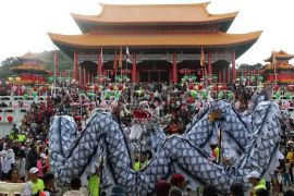 Bakar sembilan naga di Singkawang