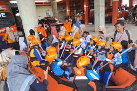 Kantor Pencarian dan Pertolongan Palu edukasi anak-anak tentang tugas SAR