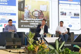 Pos Indonesia gelar "Logistic Day" di Jatim untuk dekatkan diri dengan mitra