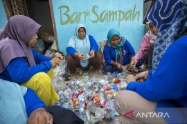 Bank sampah kelompok wanita