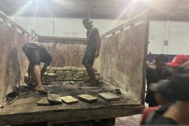 Kasus pengangkutan ratusan balok timah ilegal di Bangka Barat masuki tahap dua