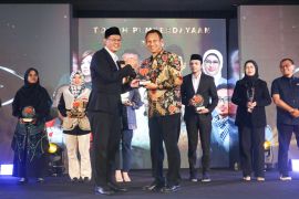 Adaro raih penghargaan di Public Expose 2025 Rumah Zakat