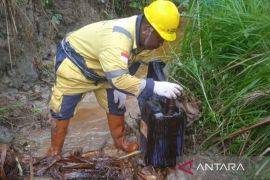 BPBD Blora bersama tim gabungan tangani semburan gas dari sumur minyak