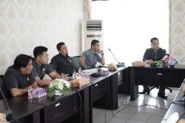 Bapemperda DPRD HSS-eksekutif bahas usulan raperda di luar propemperda