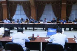 DPRD Banjarbaru-Pemkot bahas efisiensi anggaran 2025