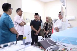 Bupati Bekasi terpilih Ade dan Asep siap dilantik usai dinyatakan sehat